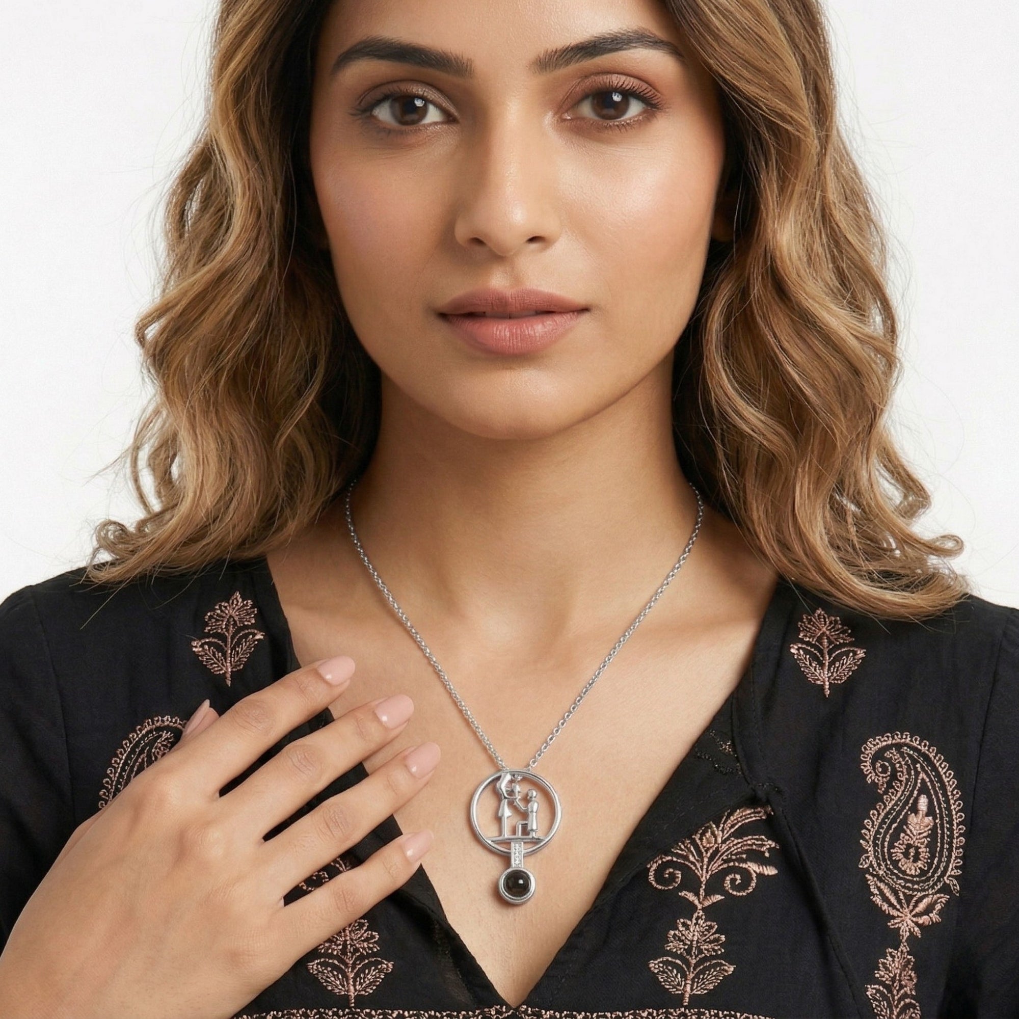 The Hidden Memory Projection propose Necklace"- SnapEyelet