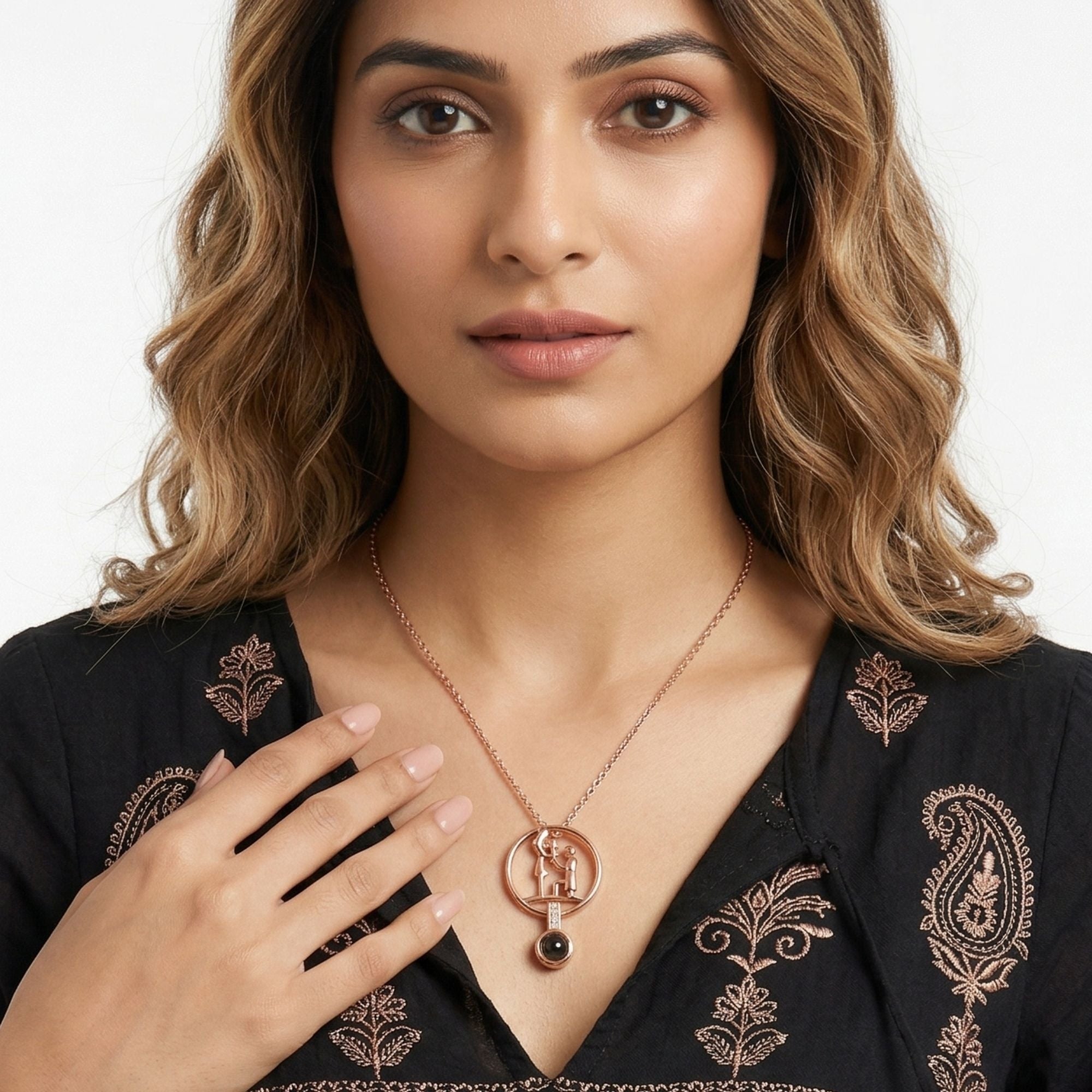 The Hidden Memory Projection propose Necklace"- SnapEyelet