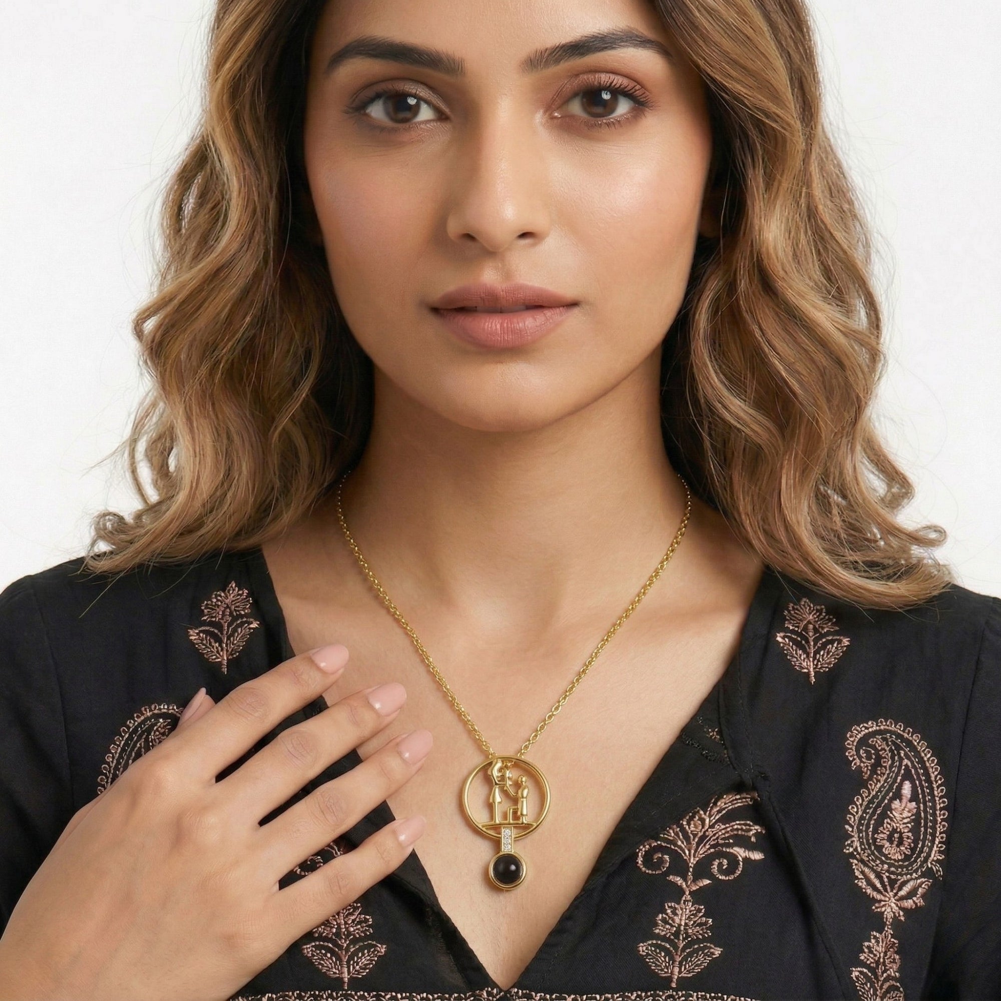 The Hidden Memory Projection propose Necklace"- SnapEyelet