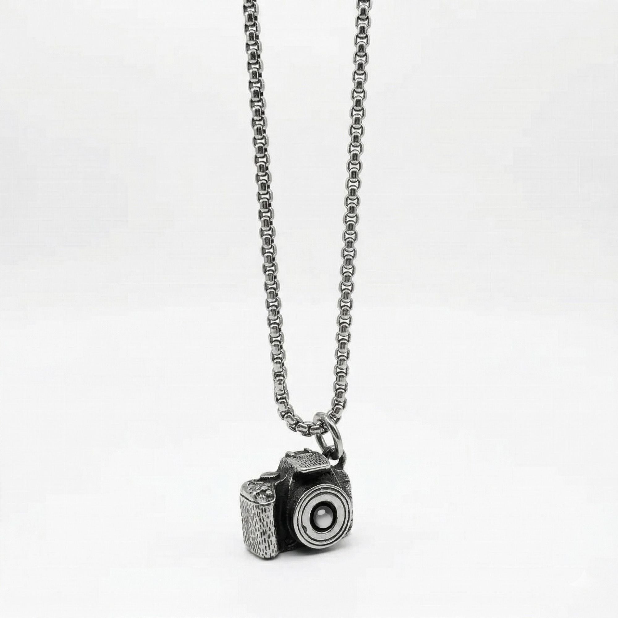 SnapEyelet PURSONALISED PHOTO PROJECTION CAMERA  Necklace