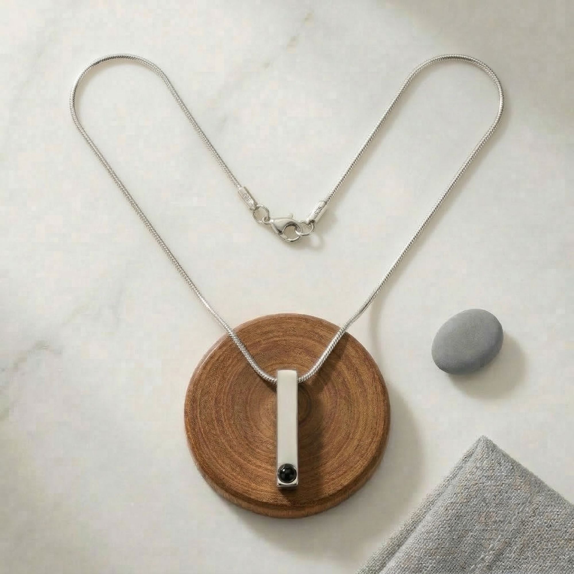 Bar Necklace – Timeless Minimal Design SnapEyelet